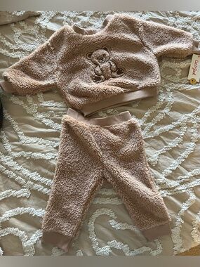 NWT Cat & Jack Tan Teddy Bear Plush Baby Sweatshirt & Pants Set 12 Months